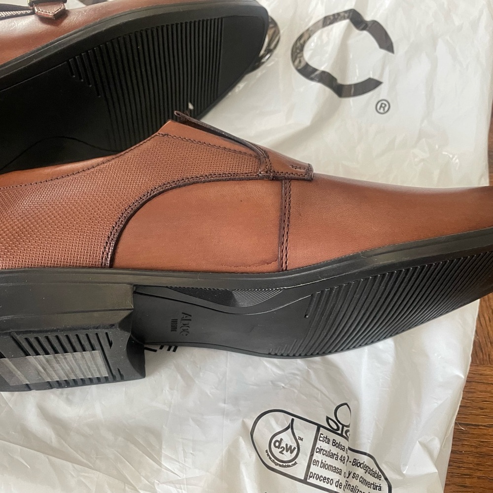 NEW Shoes- Brown Learned Shoes, Size 8